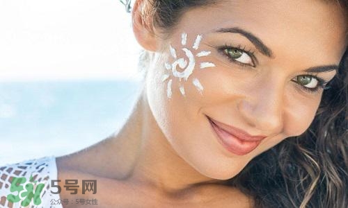 長(zhǎng)痘痘可以用防曬霜嗎？長(zhǎng)痘痘用防曬霜好嗎？