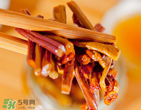 吃蕨菜會過敏嗎？皮膚過敏能吃蕨菜嗎？