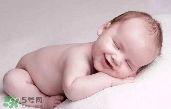 孩子為什么喜歡趴著睡覺？孩子為何老愛趴著睡