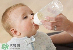 剛出生嬰兒面黃怎么辦？寶寶的臉黃怎么辦