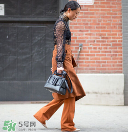 boyy皮帶包正品多少錢？boyy方扣包專柜價格