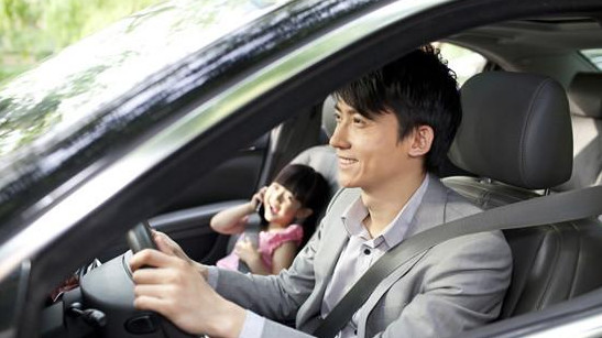坐車(chē)暈車(chē)的人開(kāi)車(chē)會(huì)暈嗎？暈車(chē)的人開(kāi)車(chē)會(huì)不會(huì)暈車(chē)