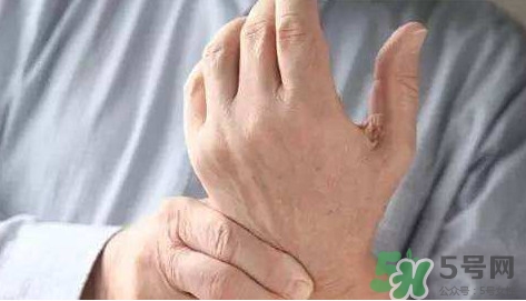 睡覺手腳發(fā)麻是怎么回事？睡覺手腳發(fā)麻是什么原因
