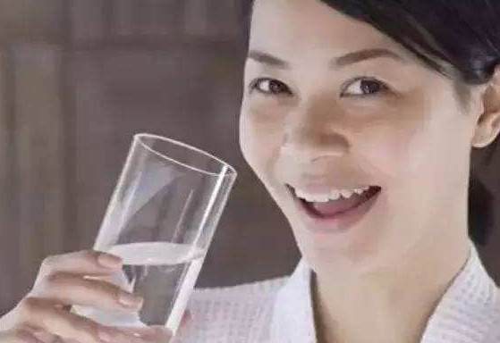 隔夜水為什么不能喝？為什么說隔夜的水不能喝