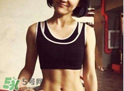 女生馬甲線怎么練？馬甲線多久能練出來