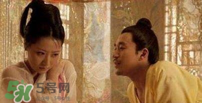 皇帝們的第一次給了誰？