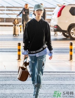 miumiu水桶包怎么搭配？miumiu水桶包怎么搭配好看？