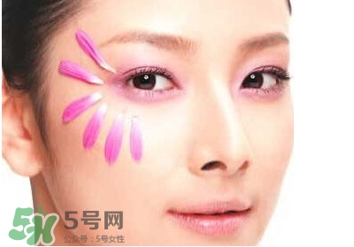 臉上長脂肪粒怎么辦？臉上長脂肪粒怎么去除