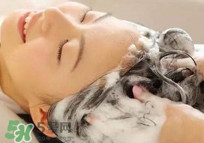 頭發(fā)掉的厲害怎么辦？頭發(fā)掉的厲害是什么原因