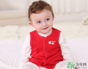 寶寶四月份穿什么衣服？四月份怎么給寶寶穿衣服？