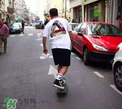 palace衣服貴嗎？palace衣服一般多少錢？