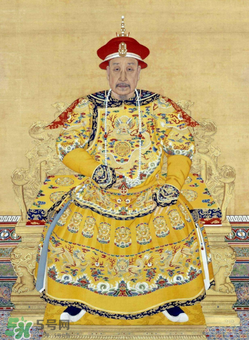 今年流行乾隆皇帝的鞋是什么鞋？乾隆皇帝的鞋就是襪子鞋嗎？