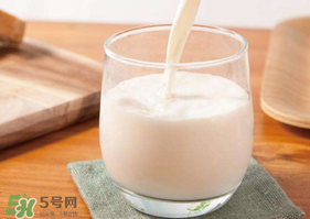 香椿可以和牛奶一起吃嗎？香椿和牛奶能一起吃嗎？