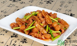 香椿可以和牛肉一起吃嗎？香椿和牛肉能同吃嗎？