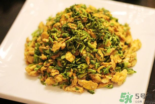 香椿炒雞蛋好吃嗎？吃香椿炒雞蛋好嗎？
