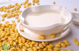 香椿和豆?jié){能一起吃嗎？喝豆?jié){可以吃香椿炒雞蛋嗎？