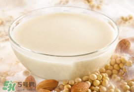 香椿和豆?jié){能一起吃嗎？喝豆?jié){可以吃香椿炒雞蛋嗎？