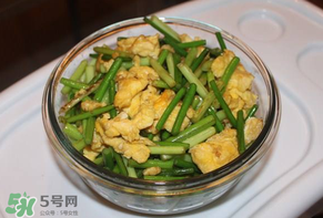 香椿和蒜苔能一起吃嗎？香椿蒜苔的做法
