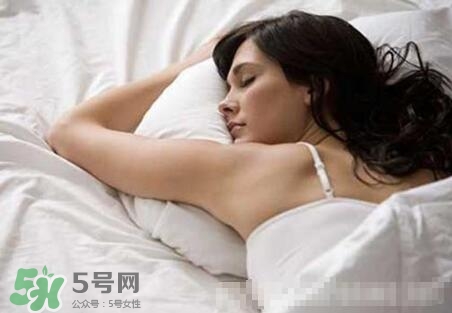 夫妻兩地分居怎么解決生理需求？夫妻兩地分居該如何相處？