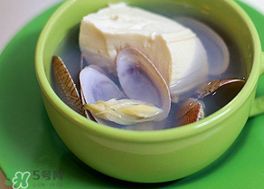 花甲能和豆腐一起吃嗎？花甲和豆腐能一起吃嗎？