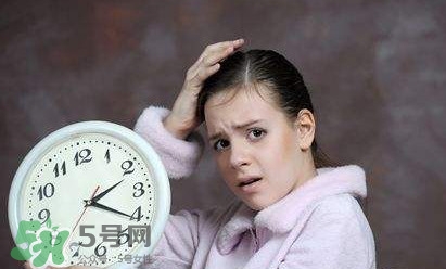 女生熬夜會平胸嗎？女生經(jīng)常熬夜的危害