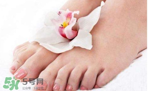 痛風(fēng)有什么癥狀？女性痛風(fēng)的初期癥狀