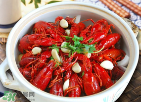 龍蝦變黑了還能吃嗎？龍蝦頭變黑了還能吃嗎？