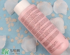 蘭嘉絲汀粉水和蘭蔻粉水哪個(gè)好？蘭嘉絲汀粉水和蘭蔻粉水對(duì)比