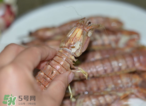 皮皮蝦中間硬的能吃嗎？皮皮蝦中間硬的是什么？