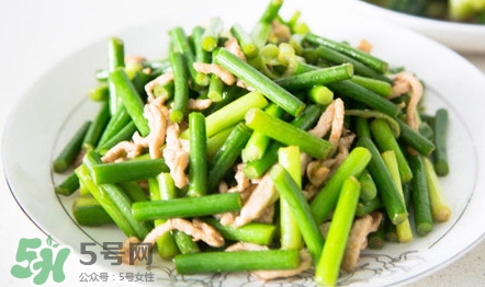 蒜苔炒什么好吃？蒜苔和什么一起炒好吃