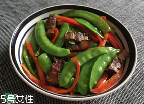 ?炒荷蘭豆要焯水嗎？荷蘭豆不焯水能吃嗎？
