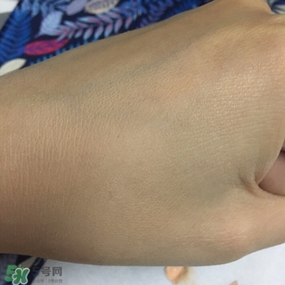 混油敏感肌用什么粉底液？敏感混油皮用的粉底液
