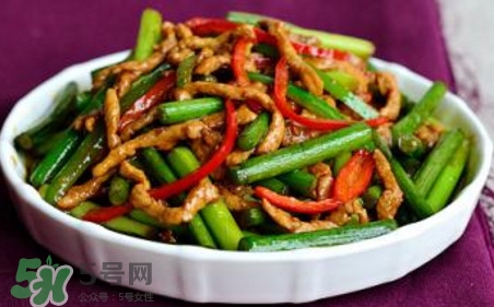 蒜苔炒肉怎么做才好吃？蒜苔炒肉的做法
