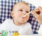 寶寶輔食要加鹽嗎？寶寶輔食能不能加鹽？