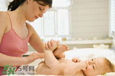 嬰兒濕巾哪種好？嬰兒濕巾哪個牌子好？