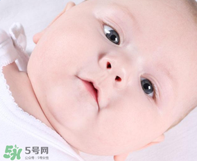 寶寶有鼻屎不通氣怎么辦？寶寶有鼻屎鼻塞怎么辦？