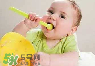 為什么不能給寶寶吃果凍？寶寶千萬不能吃的5種危險食物