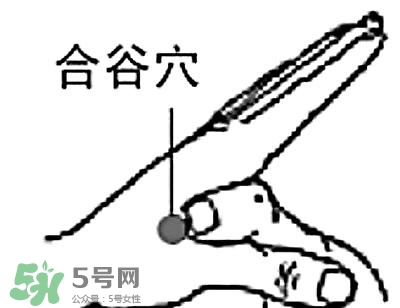 媽媽病毒性感冒需要停止喂奶嗎？媽媽感冒了喂奶需要注意什么？