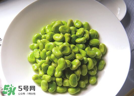 蠶豆和牛奶可以同吃嗎？吃蠶豆可以喝牛奶嗎？