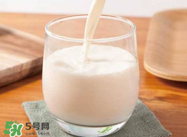 蠶豆和牛奶可以同吃嗎？吃蠶豆可以喝牛奶嗎？