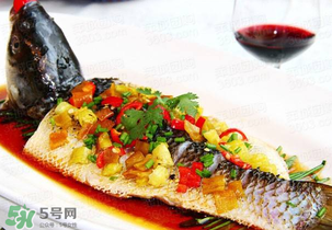 花甲可以和魚一起吃嗎？花甲和魚能一起吃嗎？