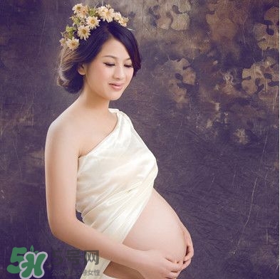 孕婦摸肚子會繞頸嗎？孕婦摸肚子胎兒能感受到嗎？