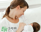 哺乳期奶水有血是什么原因？哺乳期奶水有血能喂奶嗎？