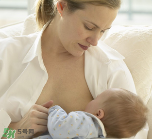 哺乳期奶水時多時少是什么原因？哺乳期奶水時多時少怎么辦？