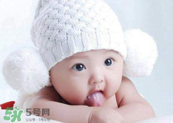 如何判斷新生兒已經(jīng)吃飽？新生兒吃飽了有什么表現(xiàn)？