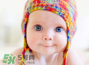 寶寶總是拿手揉眼睛是怎么了？寶寶眼睛癢怎么處理？