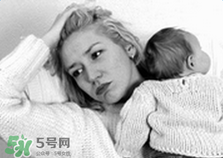 生完孩子后掉頭發(fā)是正常的嗎？產(chǎn)后掉發(fā)掉多少屬于正常?