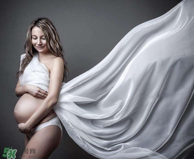 孕婦裝怎么選？孕婦裝怎么搭配好看？