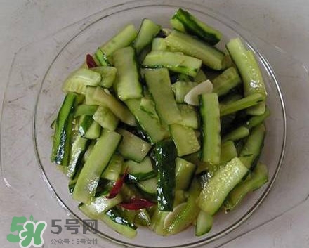 刀拍涼拌黃瓜怎么做？最簡單的涼拌黃瓜