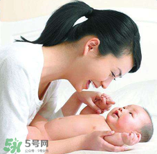 哺乳期可以染頭發(fā)嗎？哺乳期染發(fā)對(duì)孩子有危害嗎？